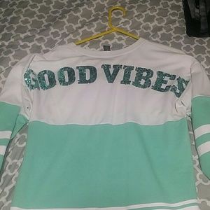 GOOD VIBES TOP